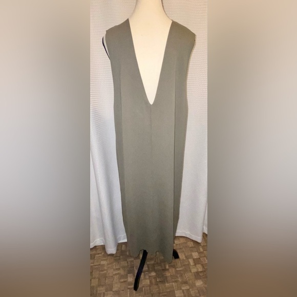 Women’s ZARA oversized kaki green knit deep V open back maxi dress Size small - Picture 13 of 15